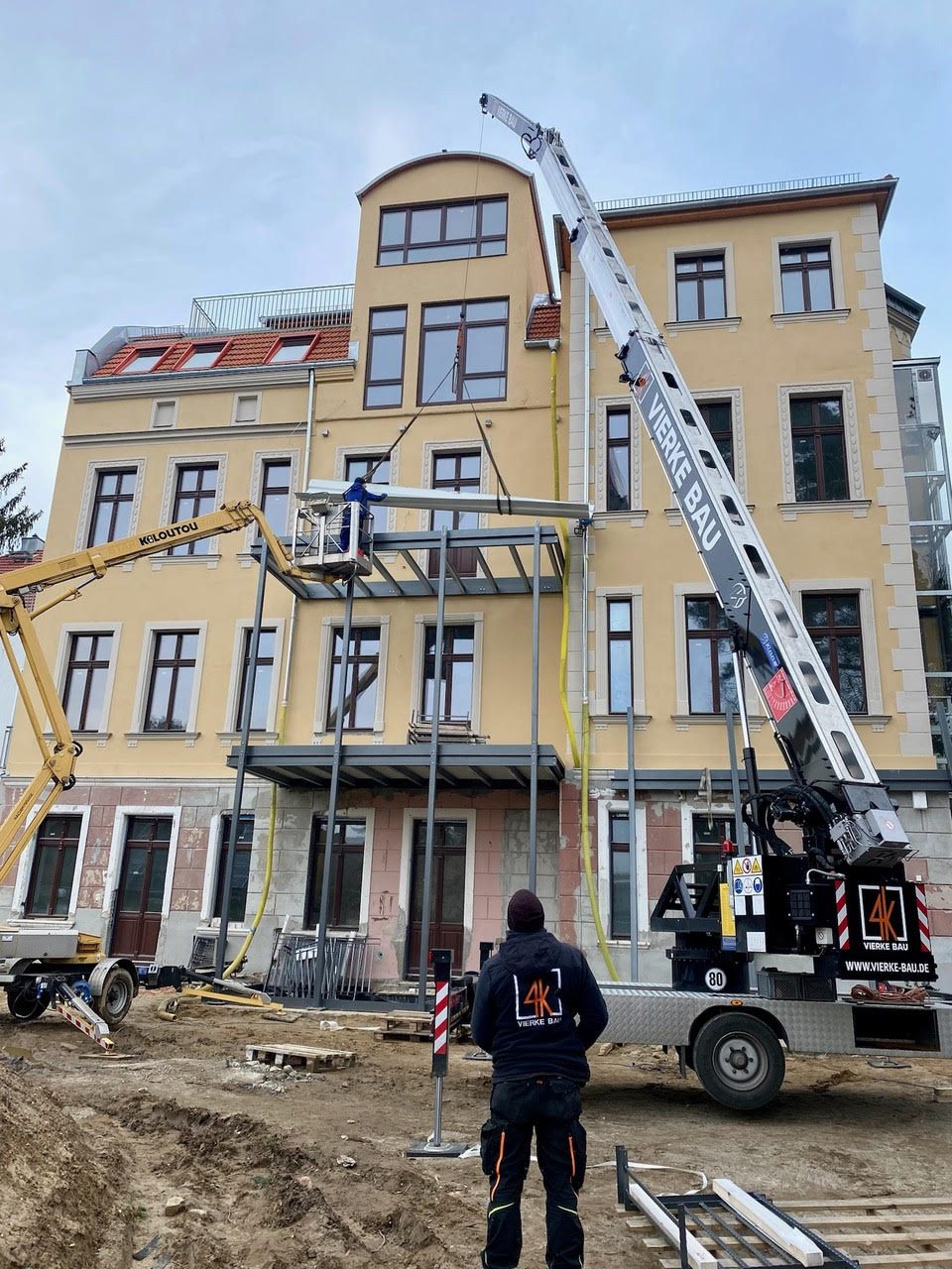 Balkonmontage am Altbau